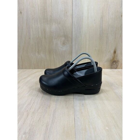 Dansko Professional Black Leather Slip On Nursing Clogs Womens Size 39 US 8.5/9 - Picture 1 of 8
